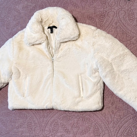 Forever 21 Faux Fur Zip-up Cropped Jacket - XS - White NWOT - Picture 6 of 16